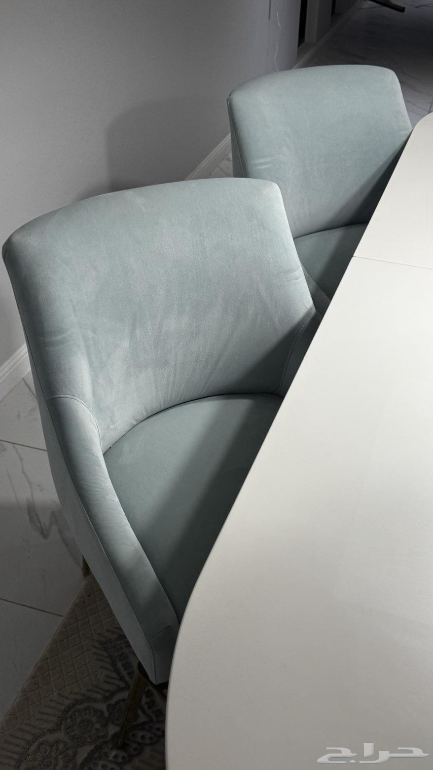 طاوله للبيع64517677105794112