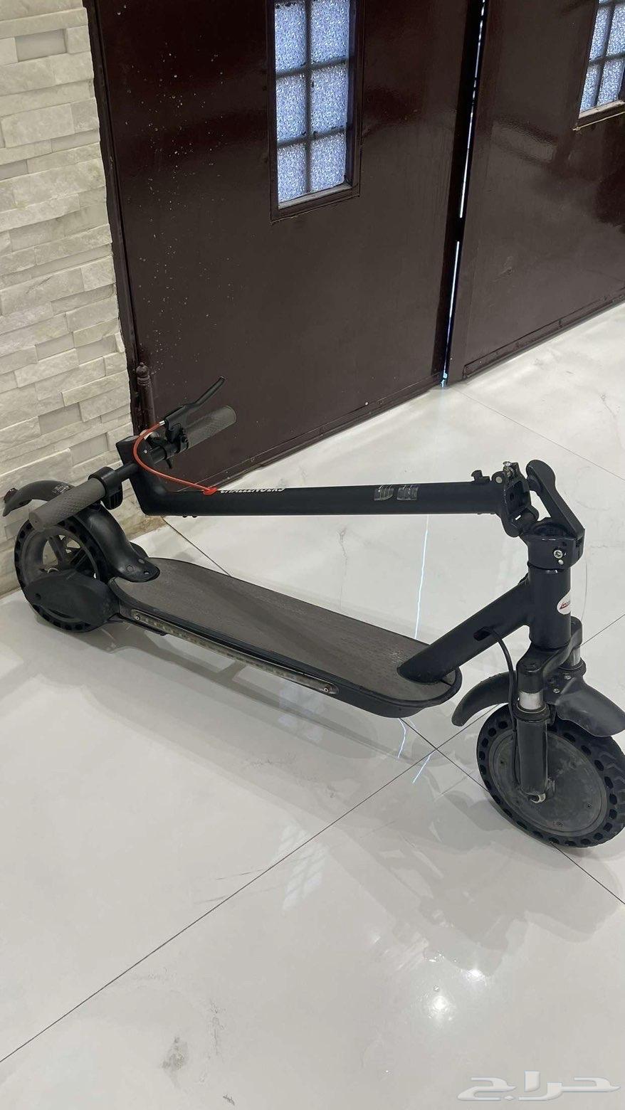 سكوتر للبيع 700 ريال ( وقابل للتفاوض)64518676284418112