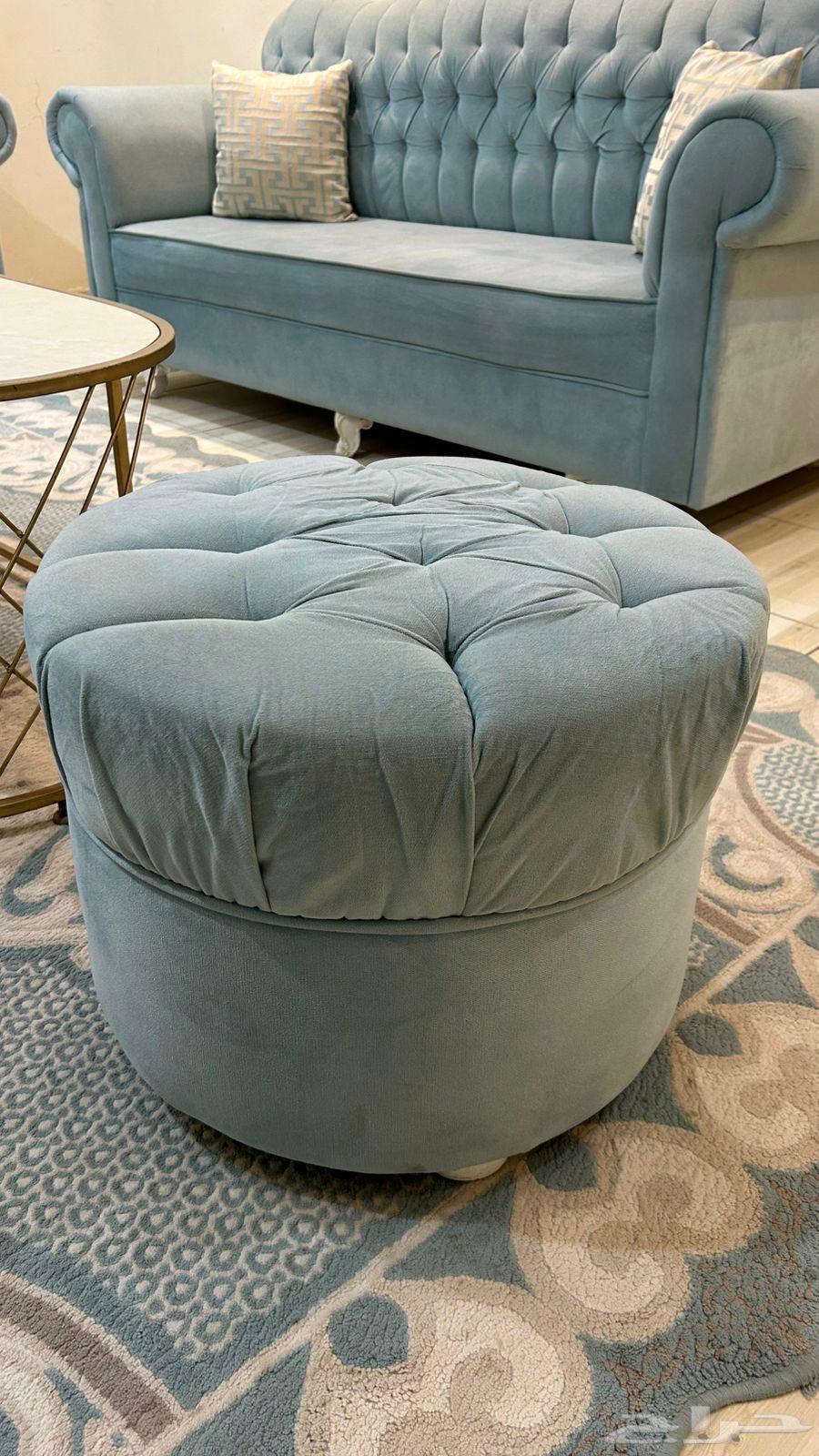 Sofa set with carpet and large table64512176066306112