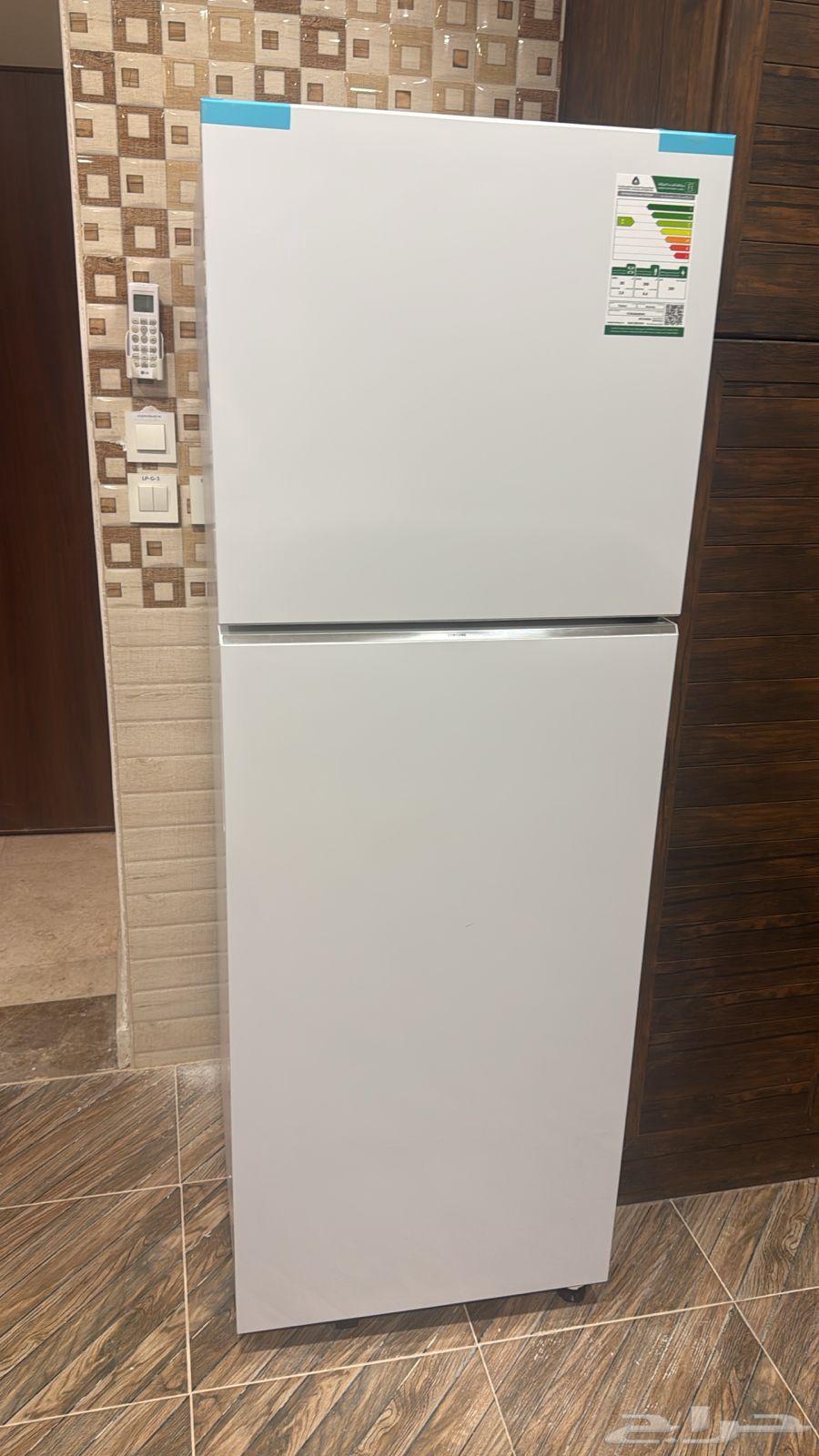 Samsung refrigerator and freezer 60 width approximately 170 height64518311036546111