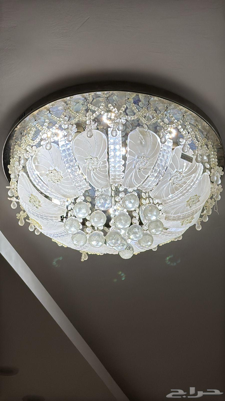 Three air conditioners working hot and cold and 2 chandeliers64515835730179114