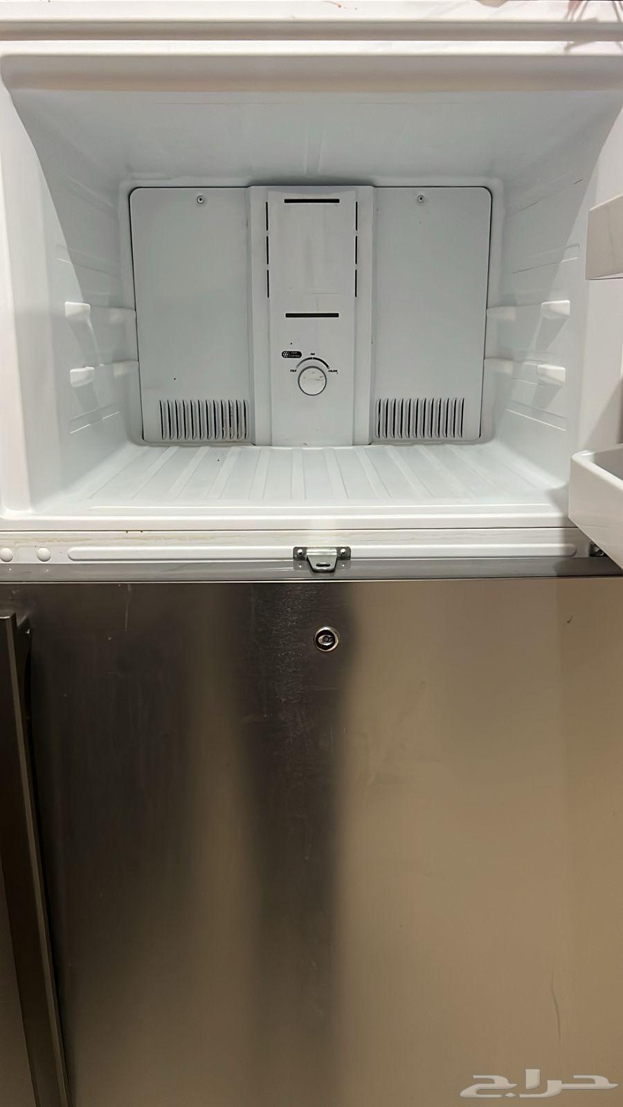 ثلاجه جديده للبيع جديده بس خرب الكمبروسر64511015200002113