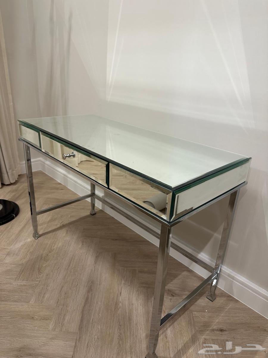 Table64517162382978111