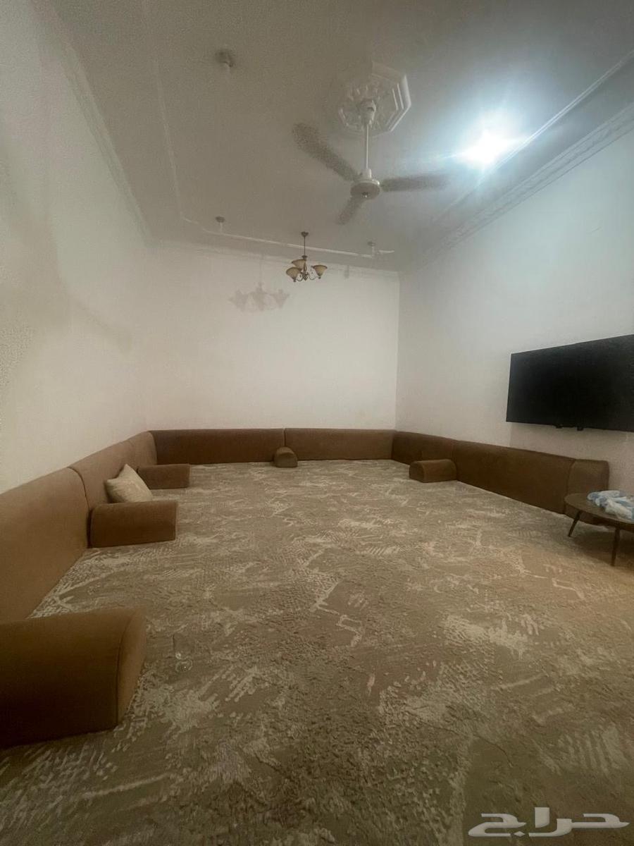 مجلس نظيف للبيع على السوم64518116637570110