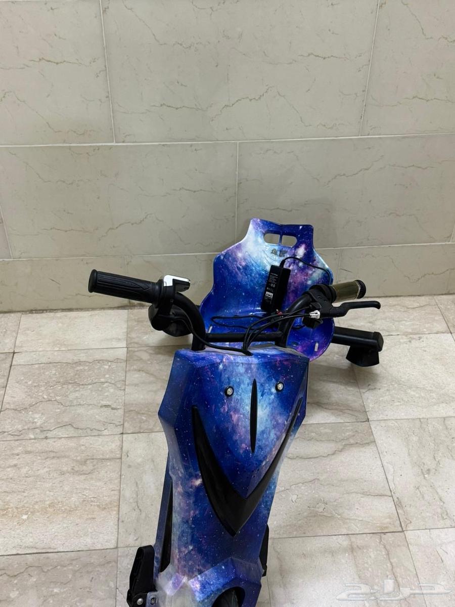 Clean new scooter, owned for nine months, reason for sale: no space64518294439553113