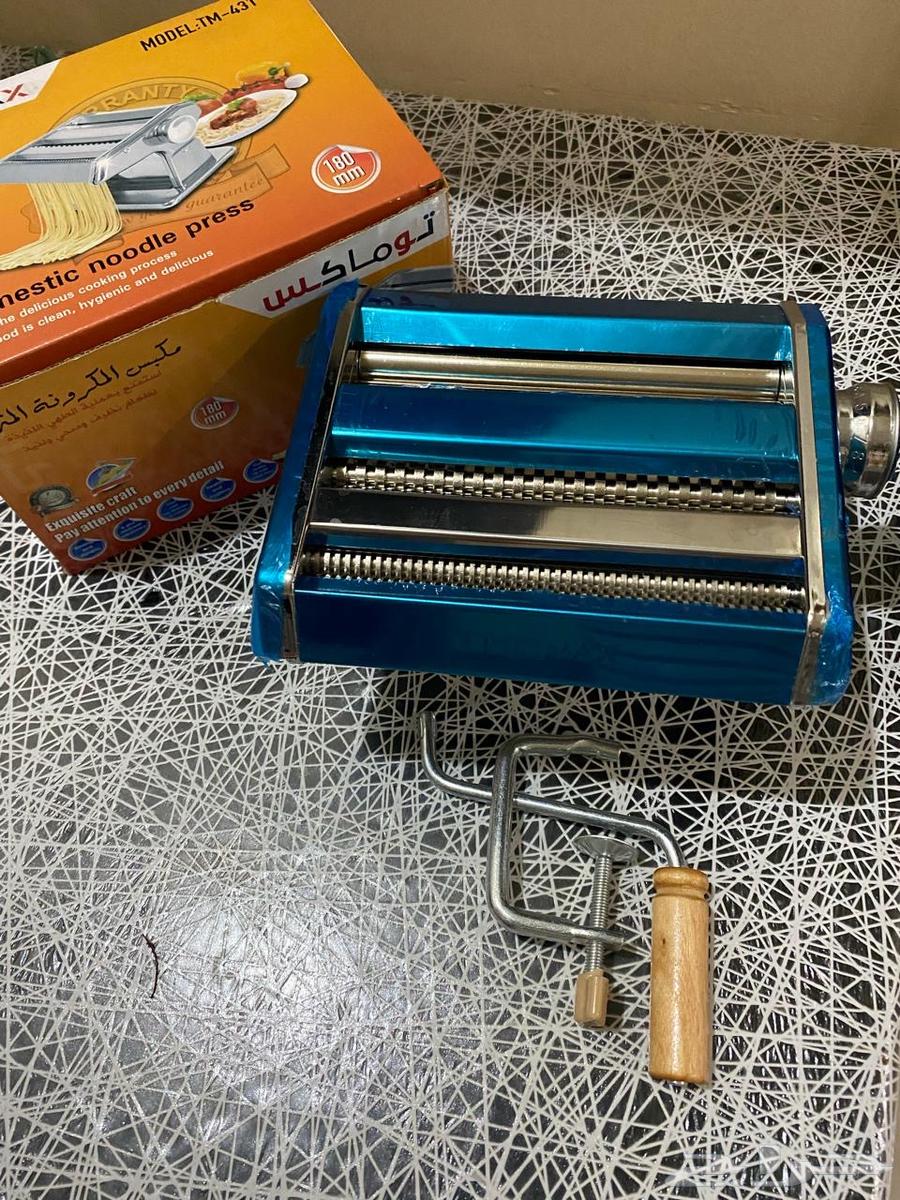 الماكينة اليدوية لصنع العجينة (المكرونة)64517691090050112