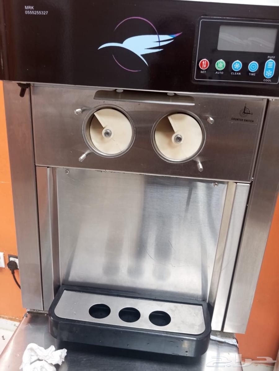 Used ice cream machine, clean and lightly used64511759321857111