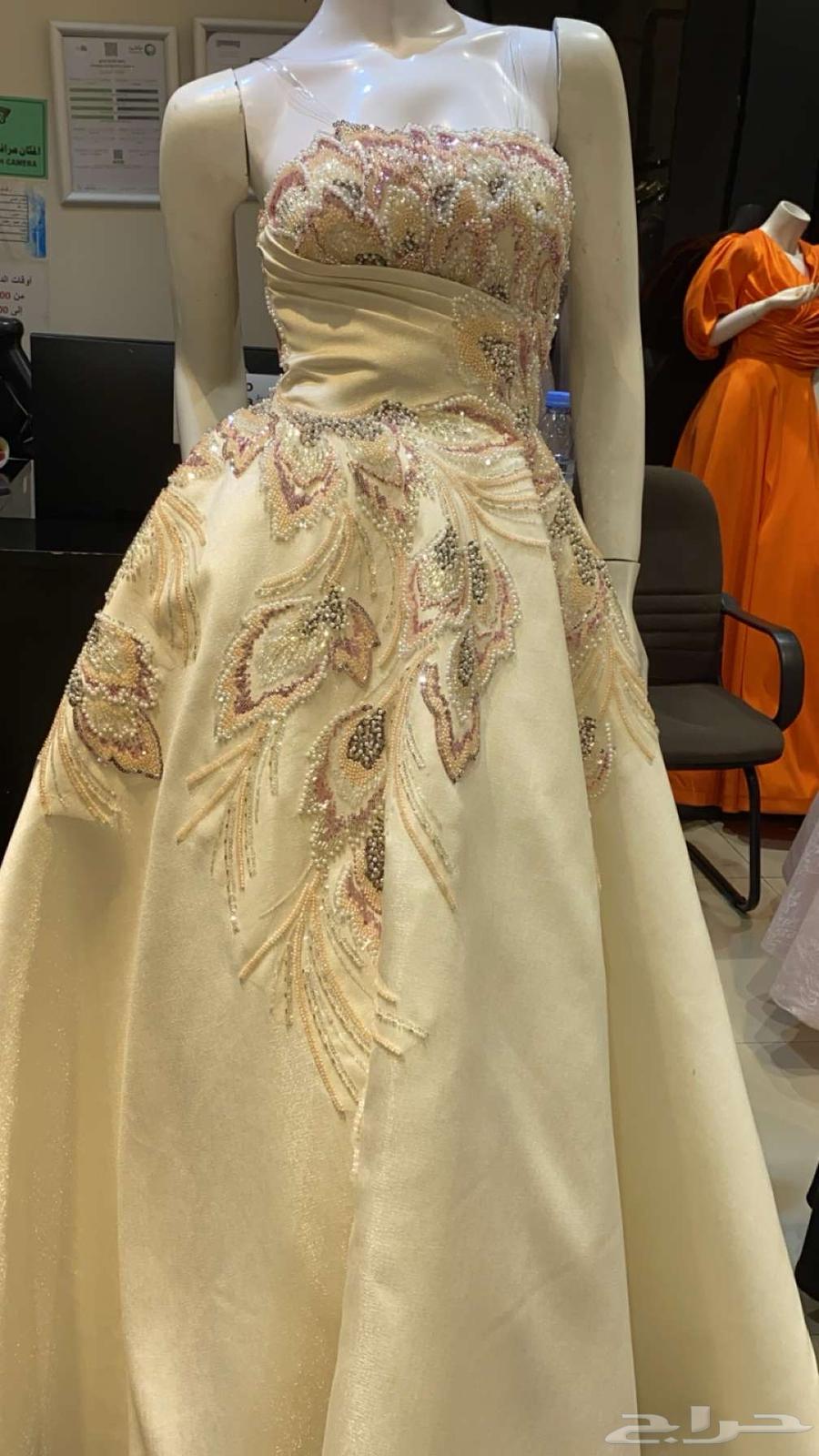 Dress used by the queen for only five hours64521554077315111