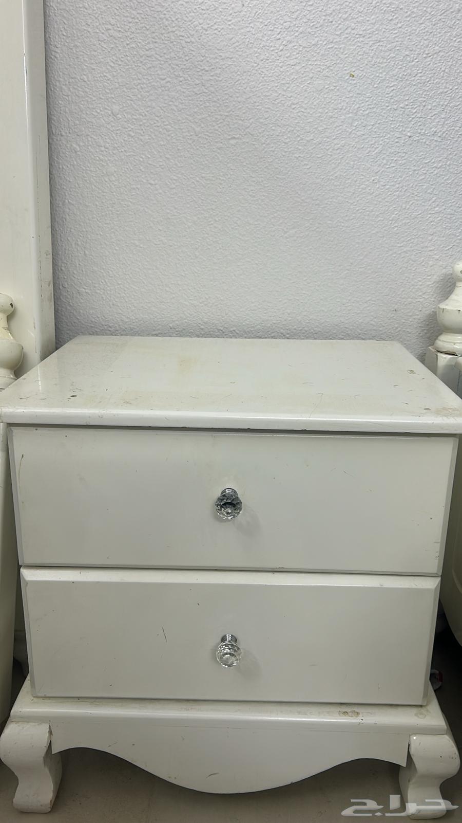 سرير نفر مع مرتبة دولابين أبيض نظيفة للبيع64422881204866114