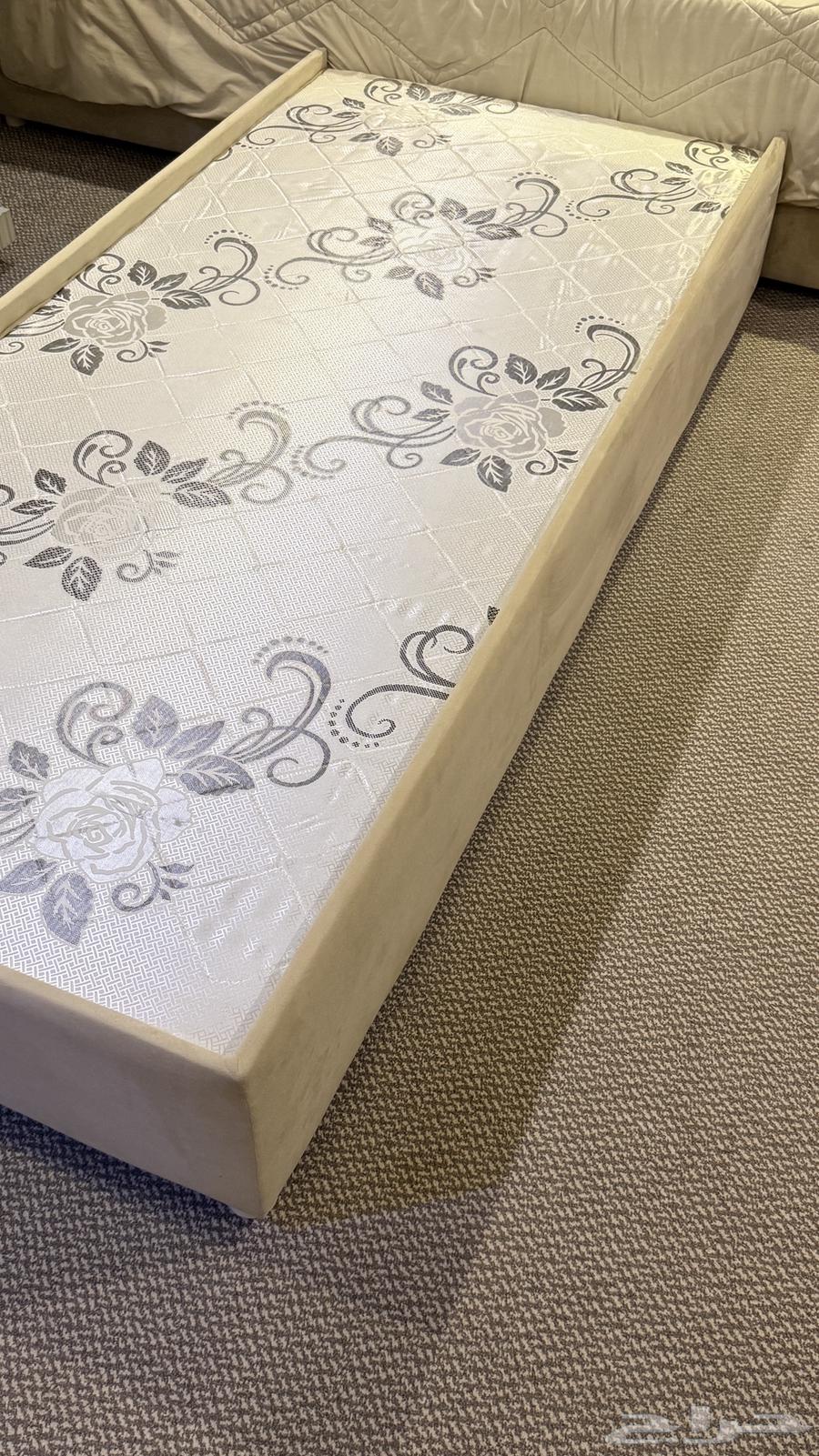 سريرين و كومدينة للبيع64522964305537110