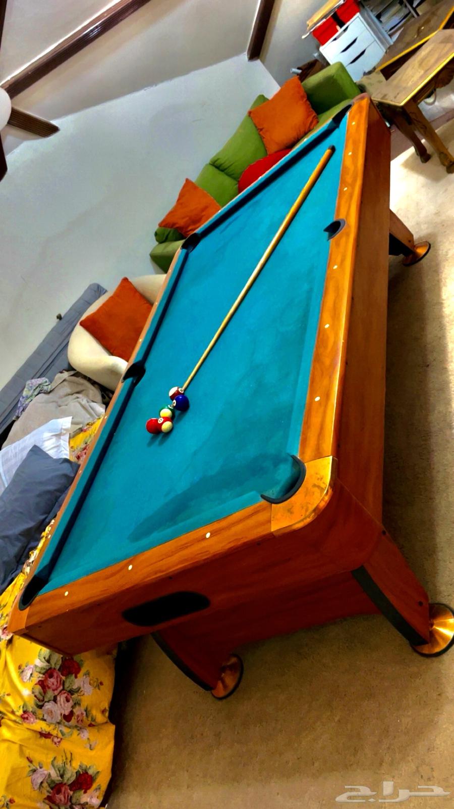 طاولة بلياردو و مضرب واحد للبيع بداعي السفر billiards table64526217166210110
