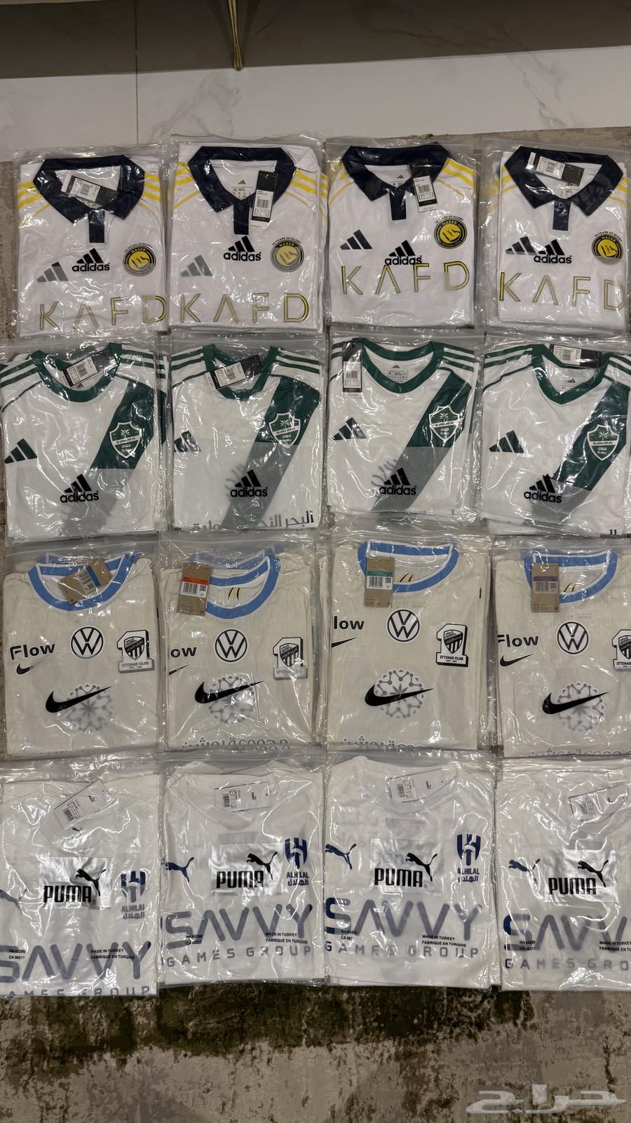 التيشيرتات الاحتياطية اللون الابيض64525746499713110