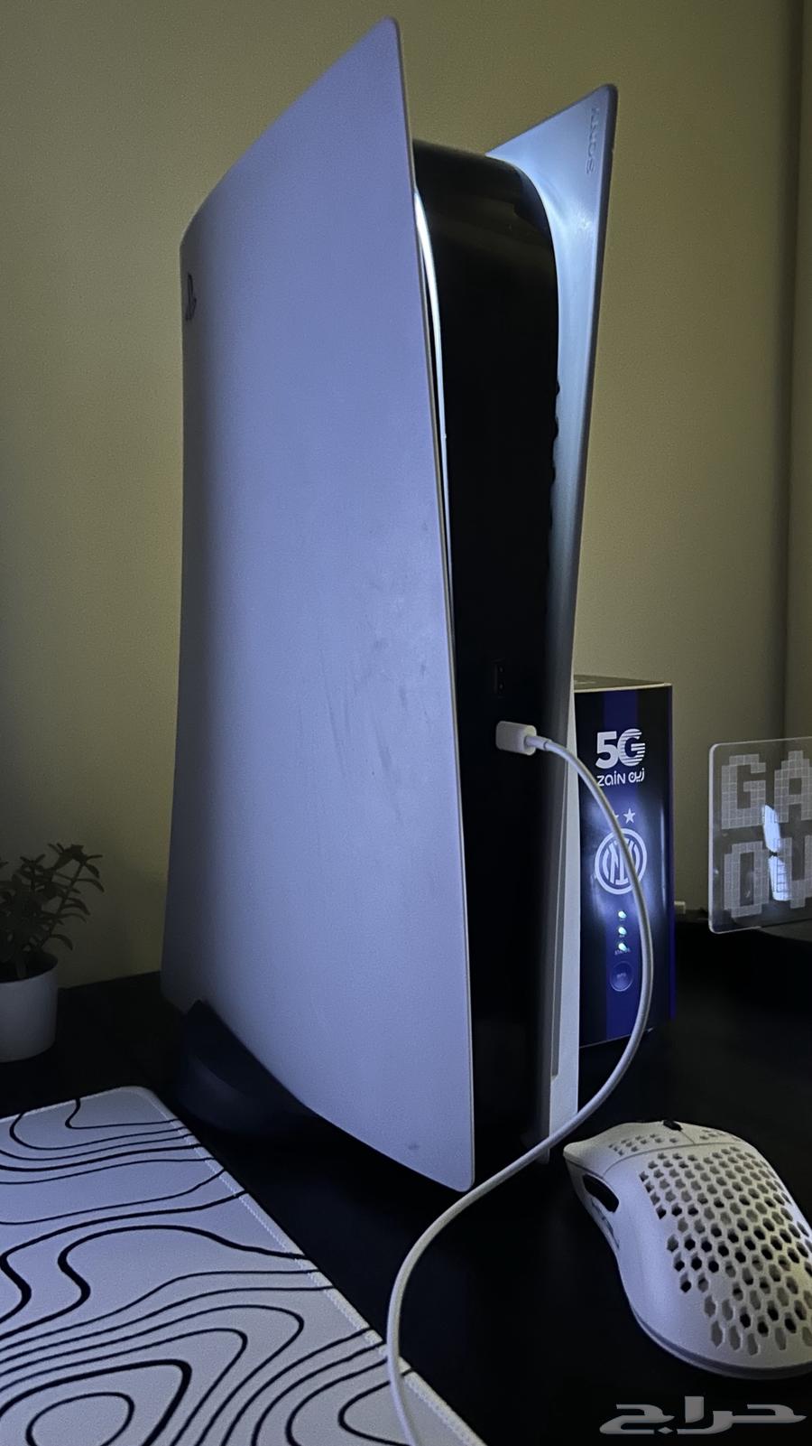 سوني 5 نضيف معه حساب قراند فخم64521709363970110