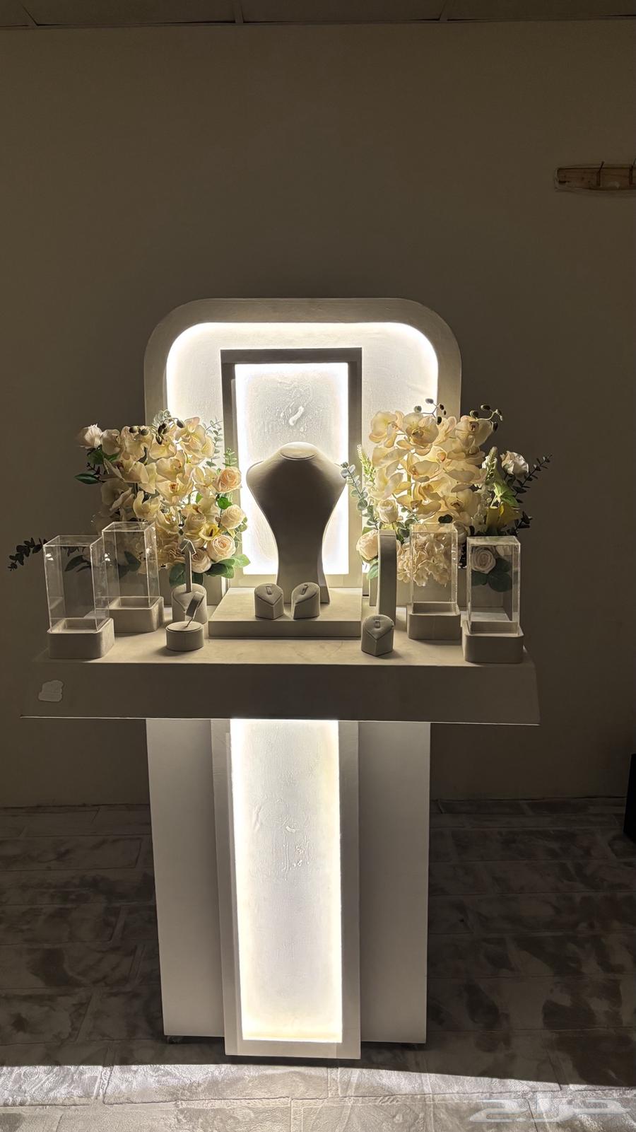 عربية ملكة   طاولة زواجات ومناسبات64521906759425111