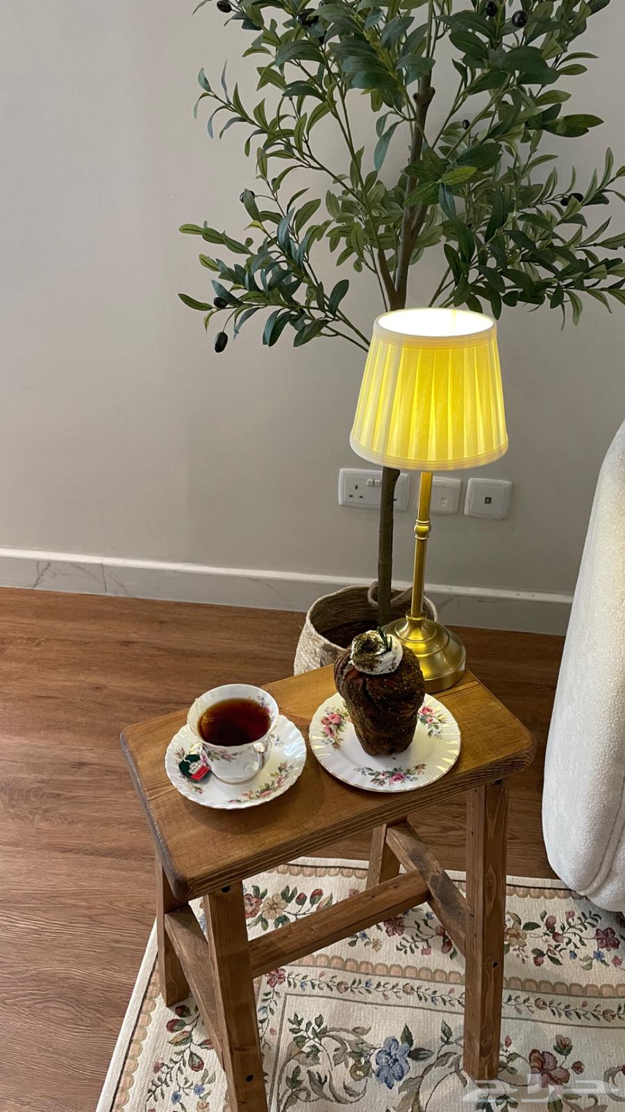 طاوله خشبيه64522472302466112