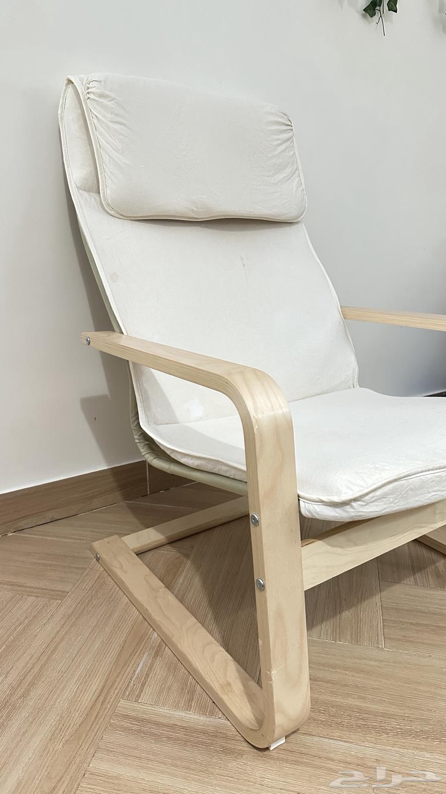 Chair and table64523908533377112