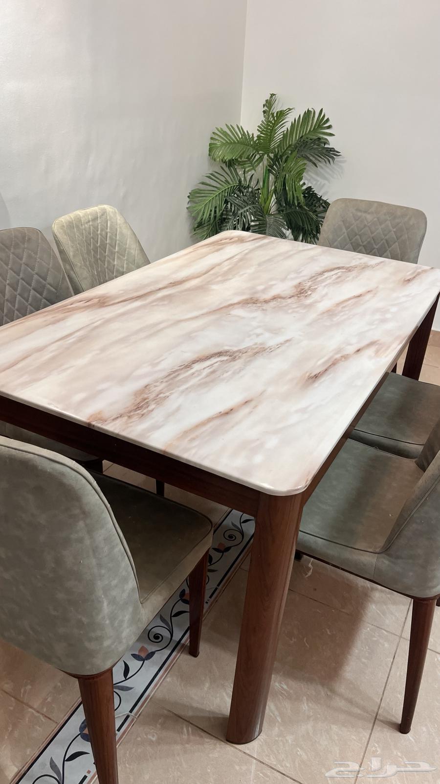 Dining table64521383321089111