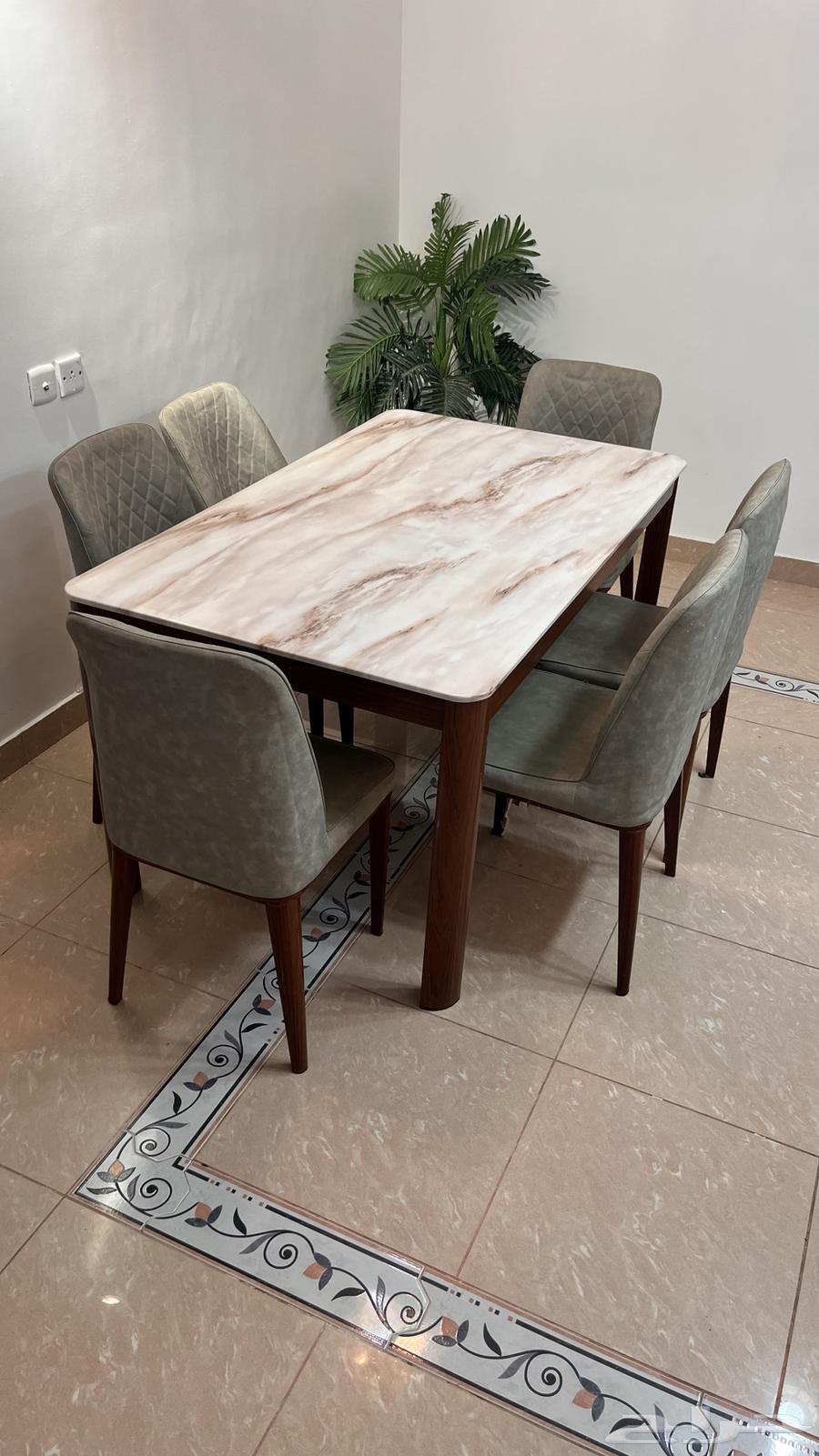 Dining table64521383321089110