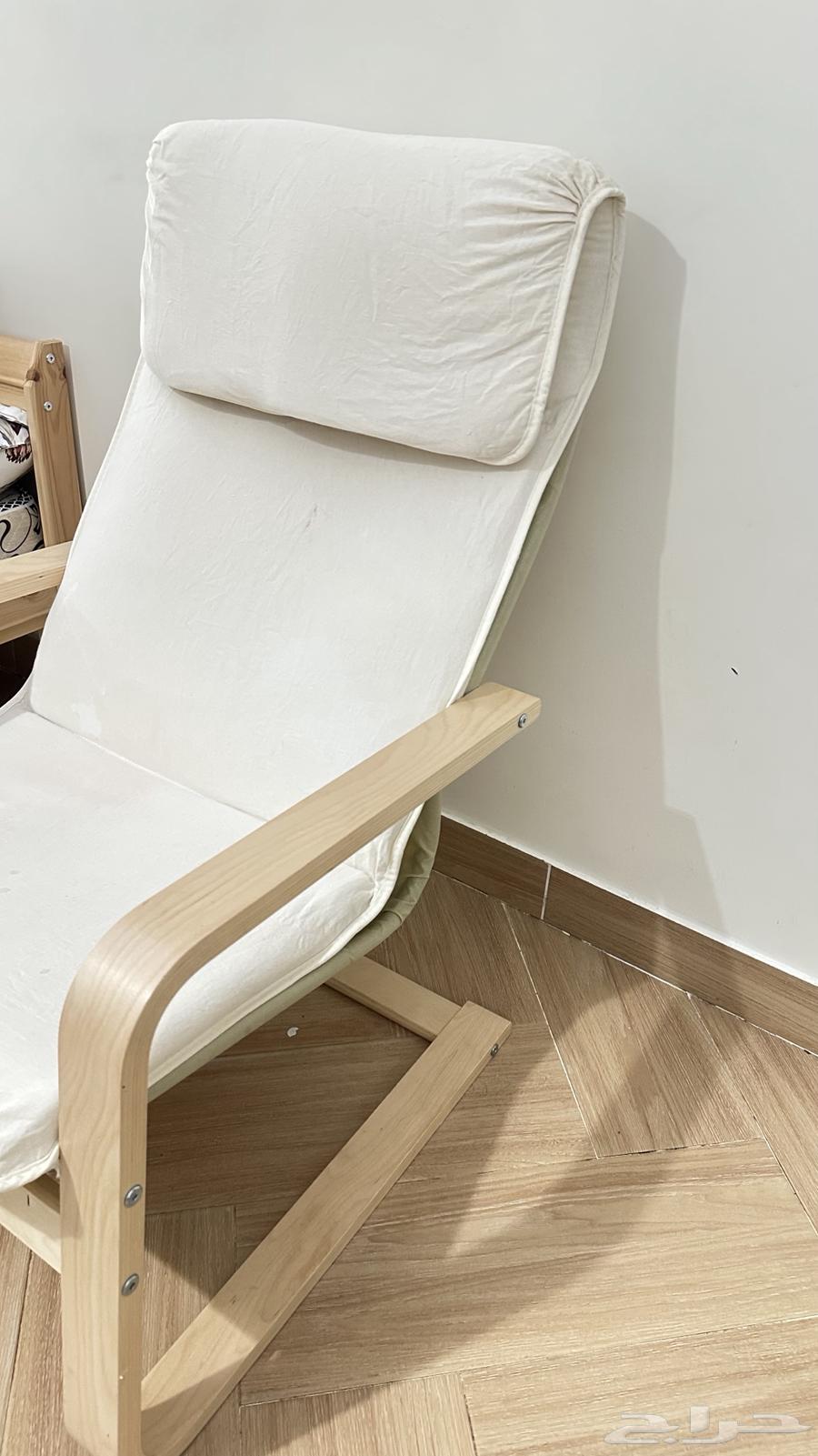 Chair and table64523908533377114