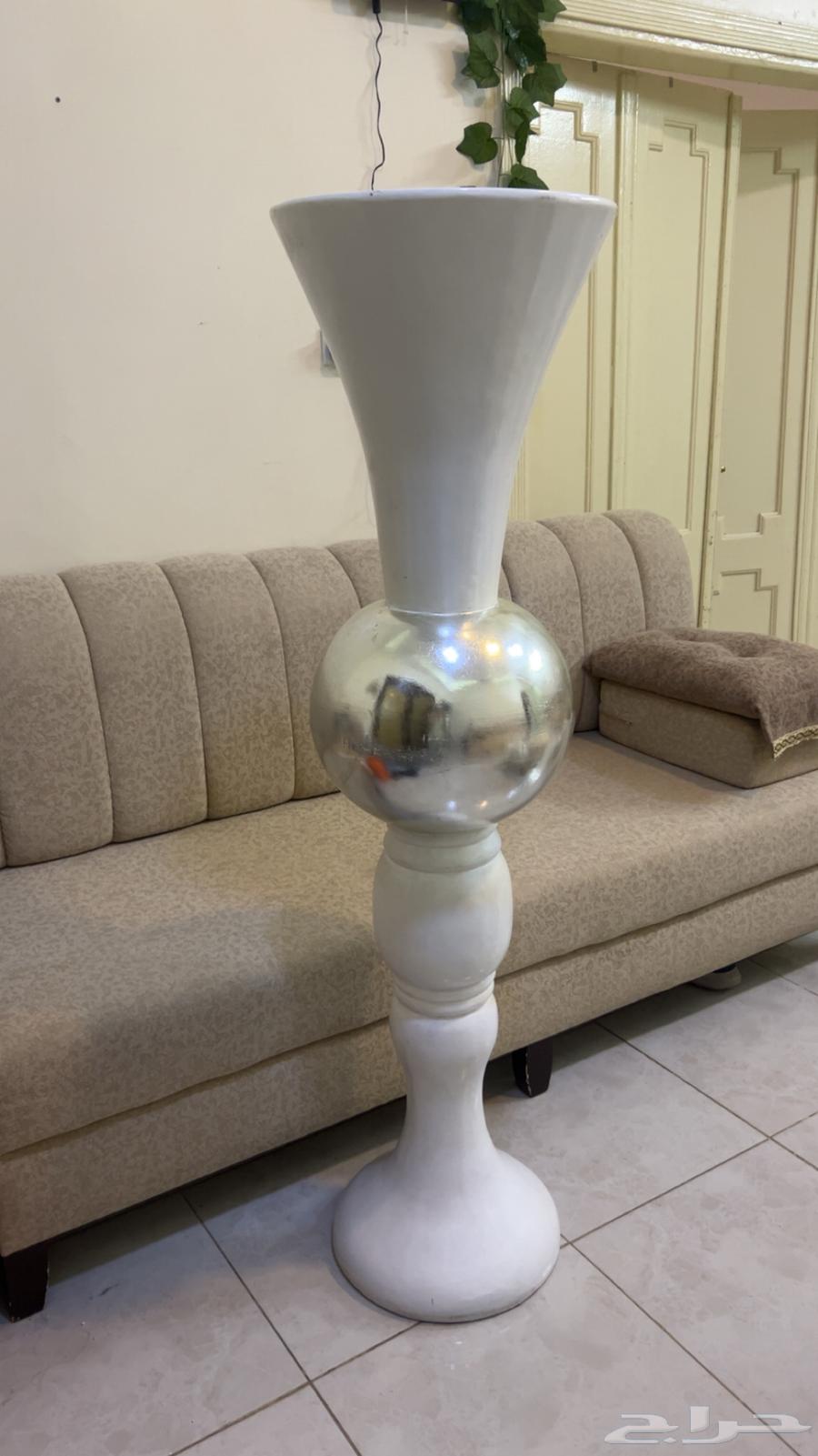 فازه طولها متر ونص للبيع ع64522767355649110