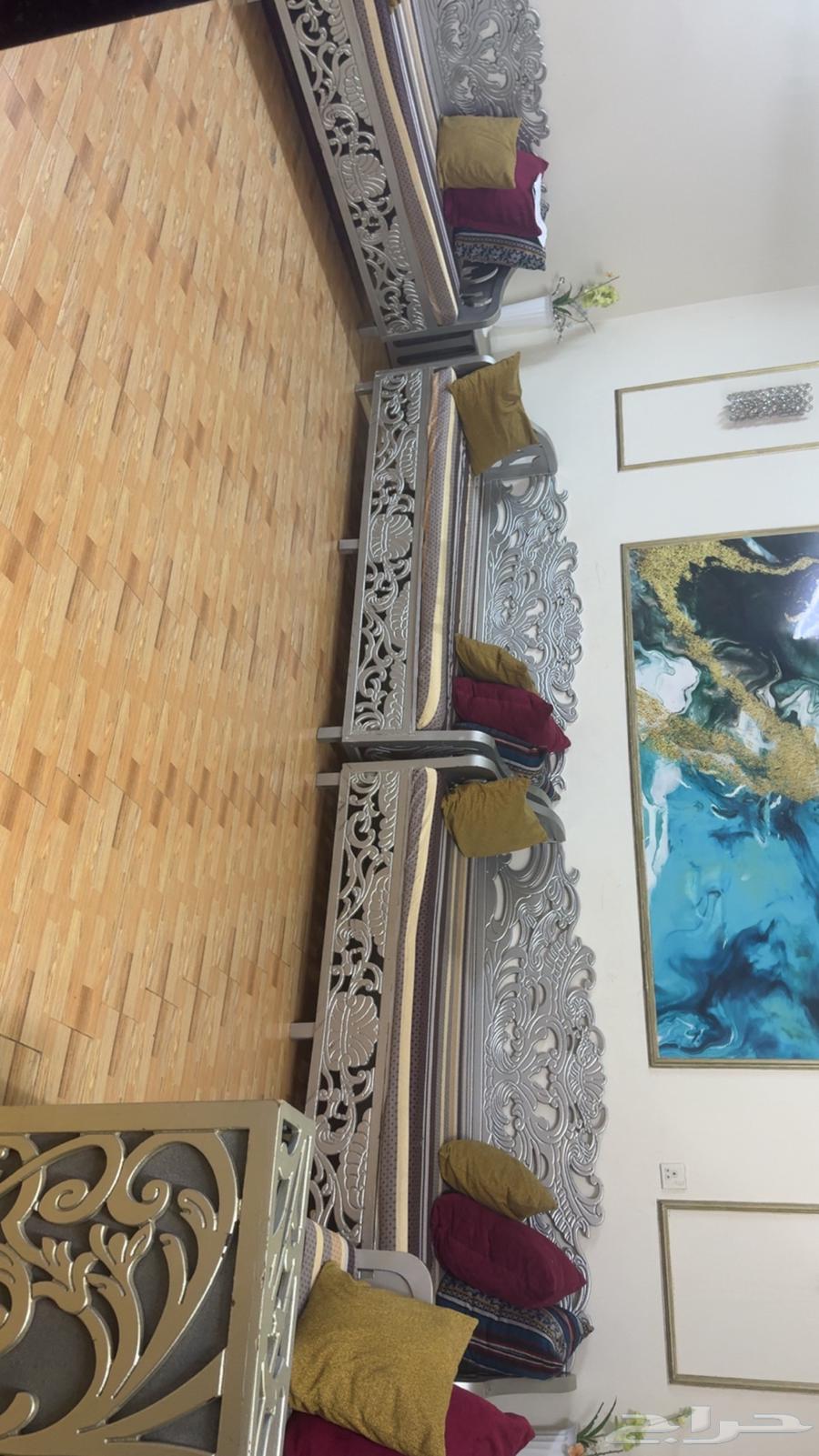 Chairs and tables64526148039939113