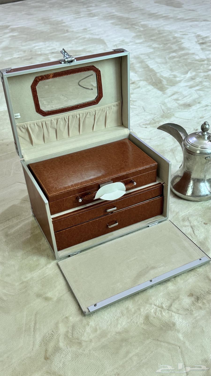 صندوق جديد لم يستخدم64525330740738110