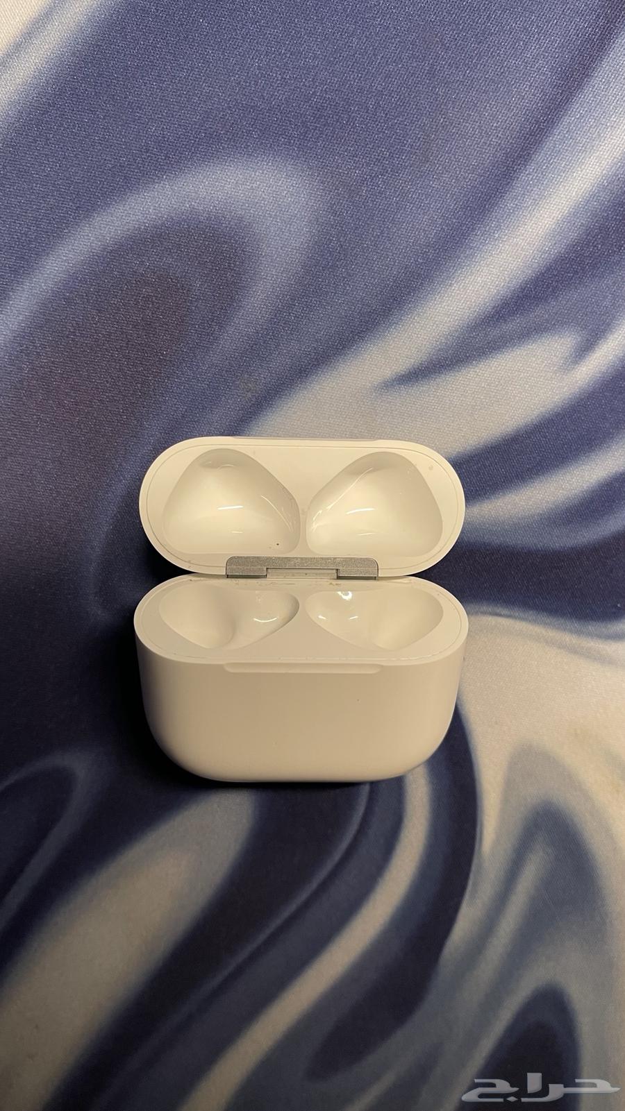 AirPods 4 with noise isolation (split)64519864592257113