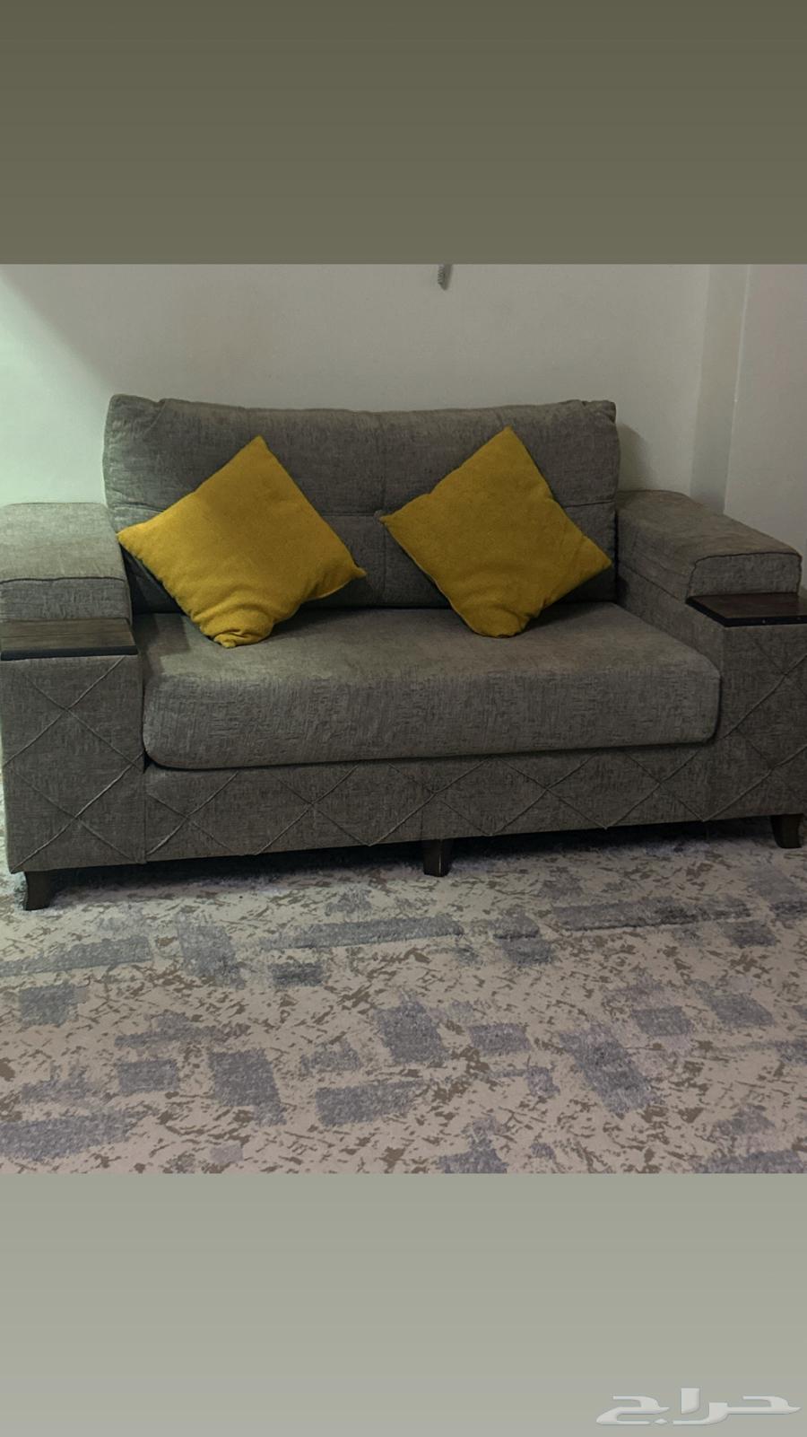 كنب جديد اخذته ب3000 ابيعه ب 1800 قابل للتفاوض64519723327107111