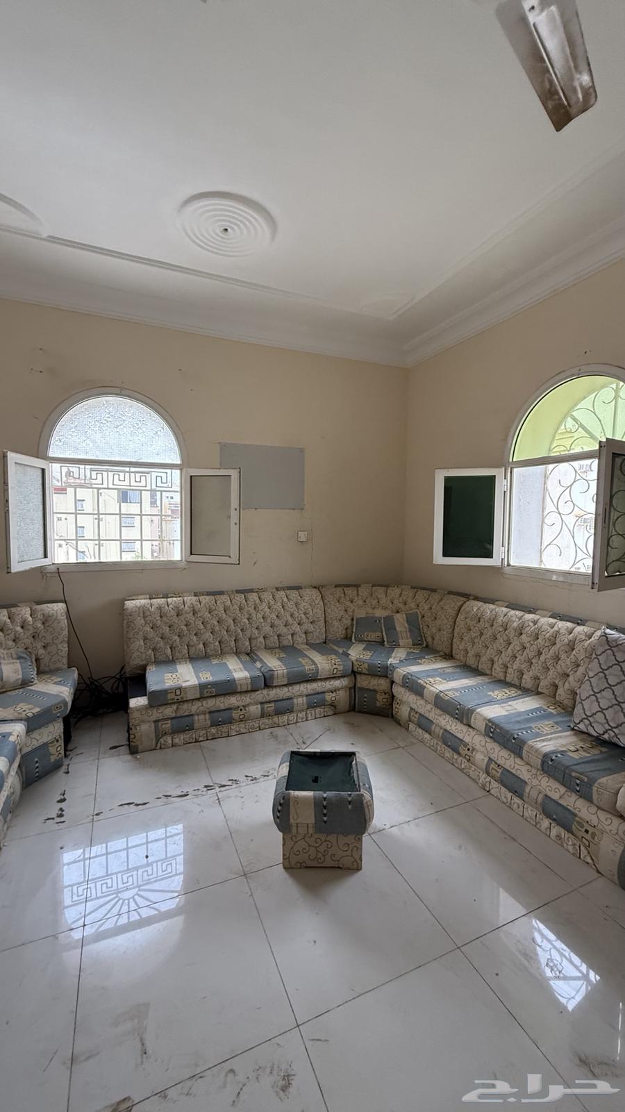 Two sets of sofas for the sake of God and furniture for the sake of God64522584430465111