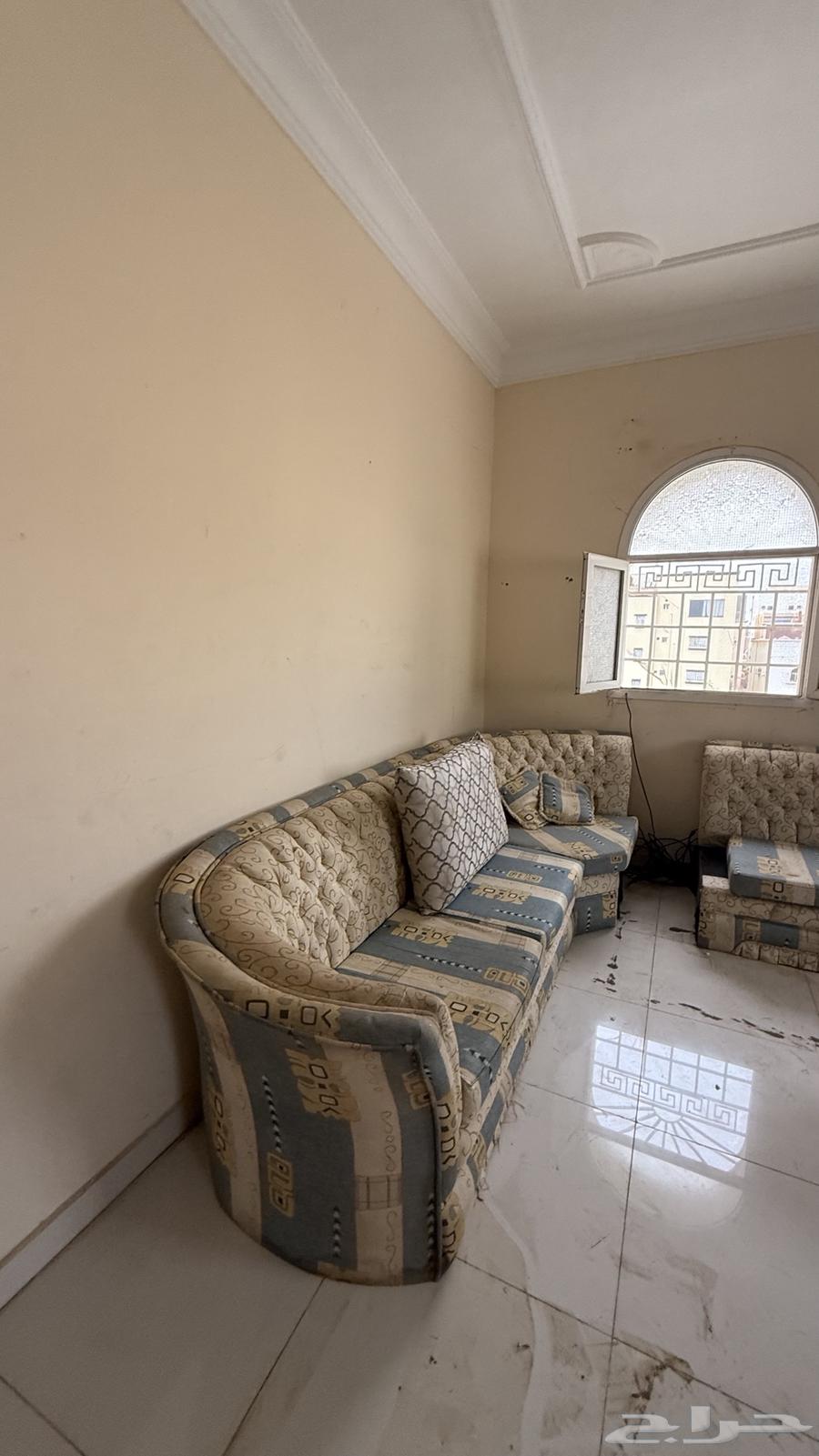 Two sets of sofas for the sake of God and furniture for the sake of God64522584430465110