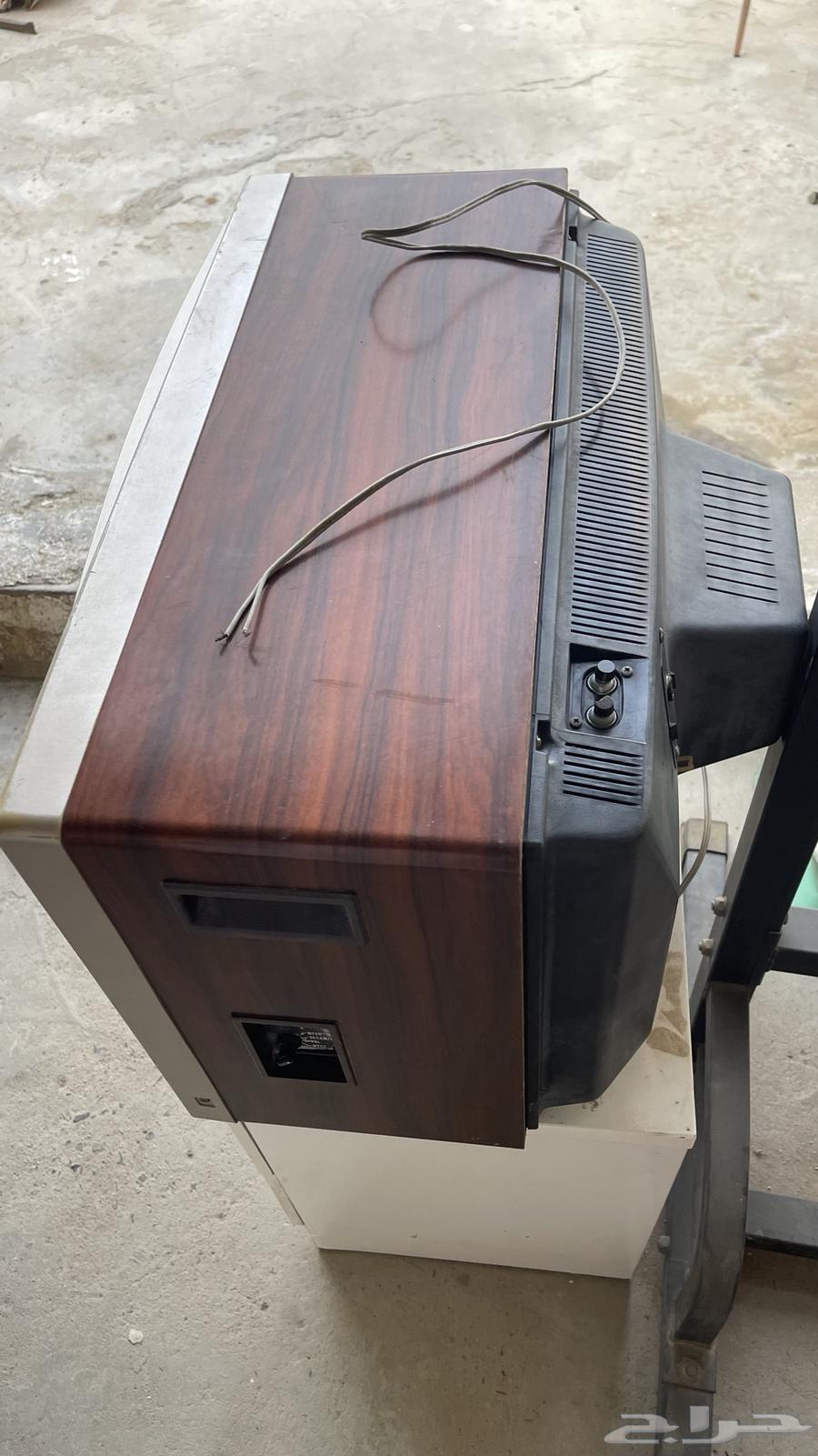 تلفزيون قديم نادر64451163229569111