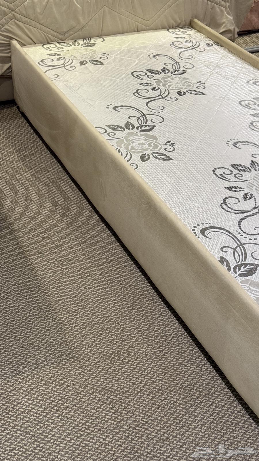 سريرين و كومدينة للبيع64522964305537111