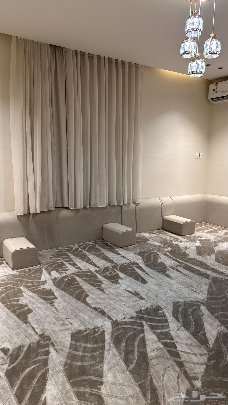 مساند مع ستاير بلاك اوت وشيفون وفرشة للبيع64523569794691111