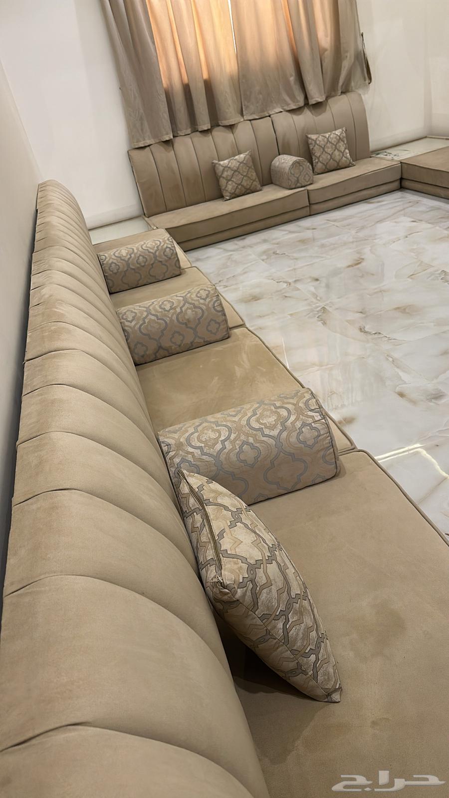 للبيع  كنبة بيج غامق64527067042947111