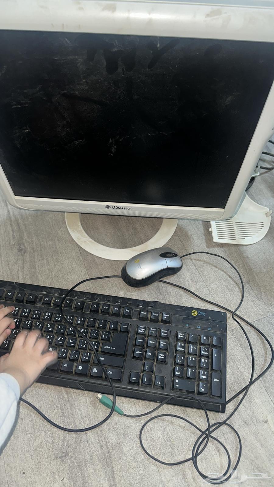 Computer screen and HP printer64522033510145111