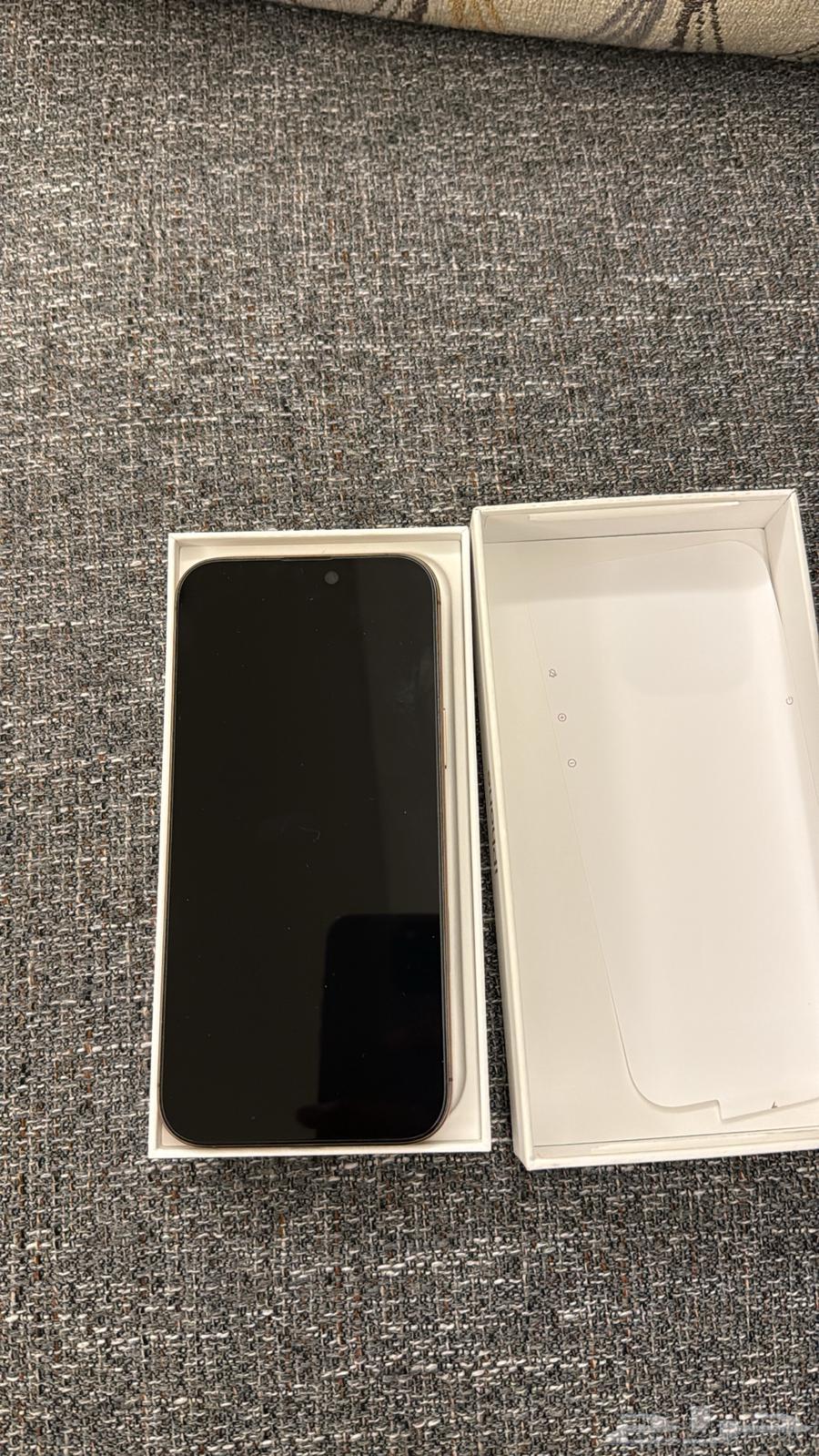 iPhone 16 Pro Max Gold Color 256GB, Excellent Condition64525704719618110