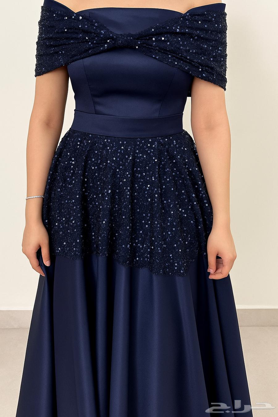 فستان جديد لبسه مره وحده السعر 250 وقابل للتفاوض64525953699970111