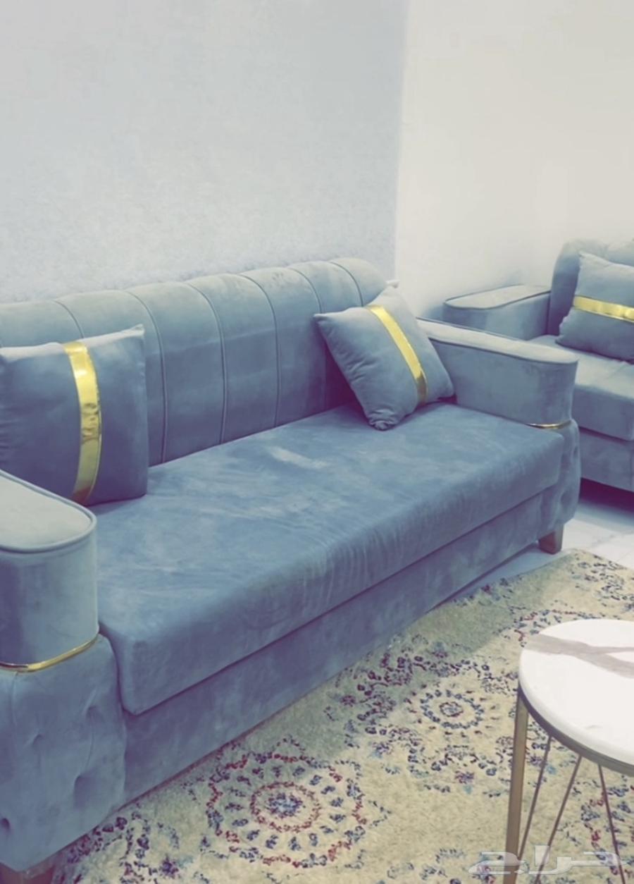 Tables and sofas64520474098050112