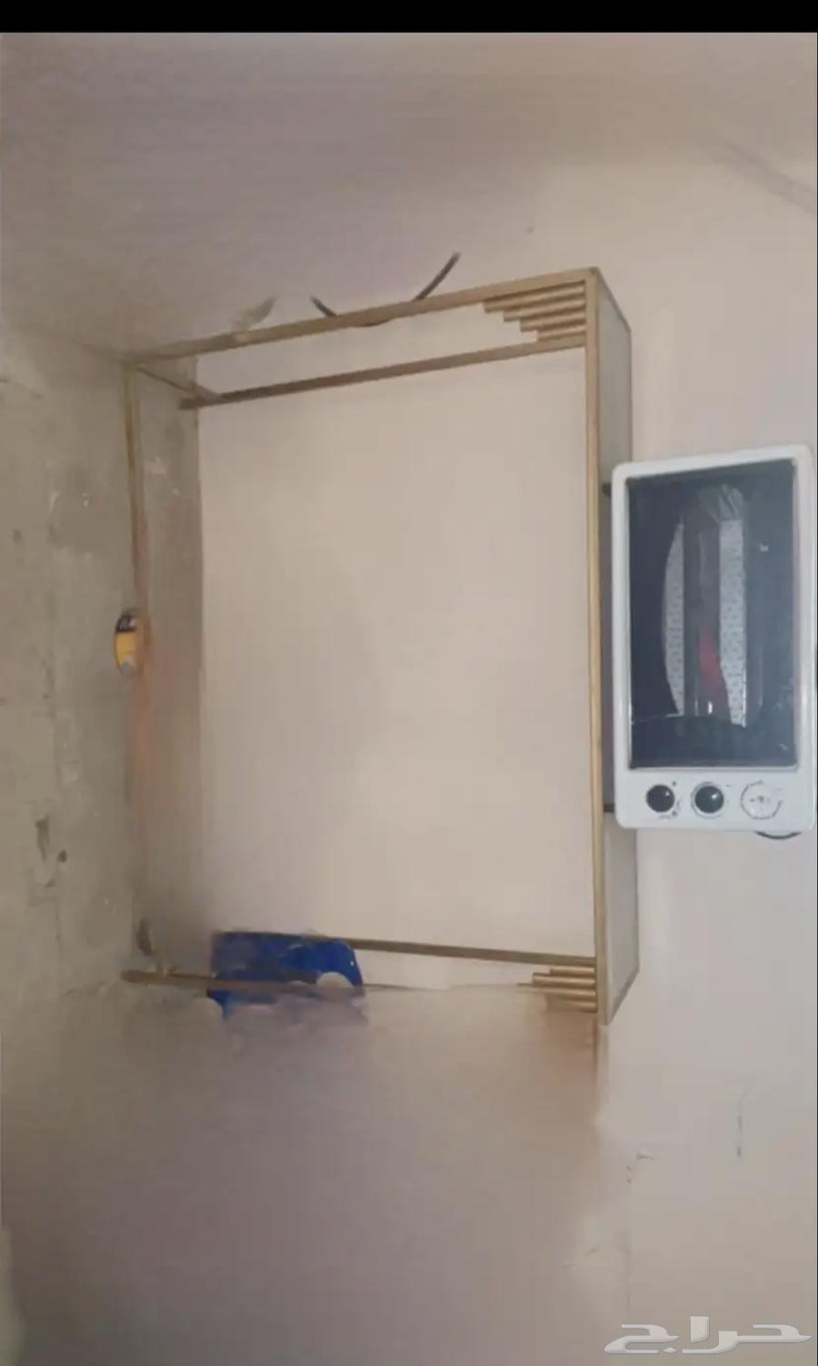 Clean reception table, working electric oven, clean and new glass table64523541860611110