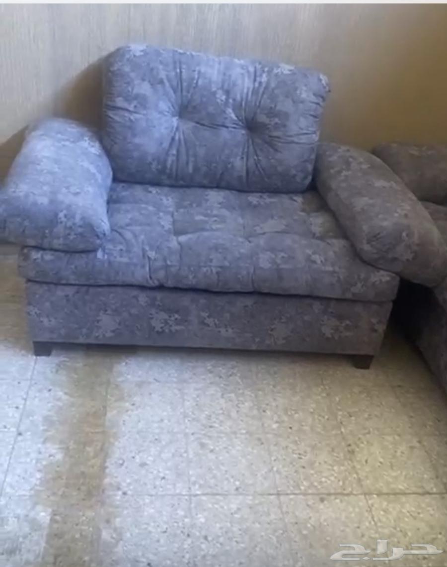 كنب وطاولات خدمه شبه جديده64524052603010113