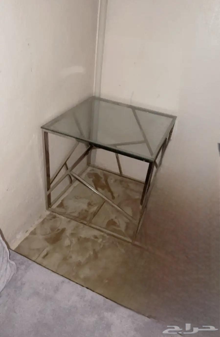Clean reception table, working electric oven, clean and new glass table64523541860611112
