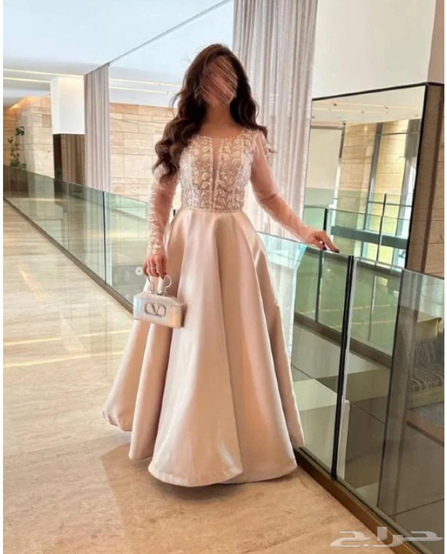 فستان زواج لبسته فقط مرتين ونظيف جدا64519115979011110