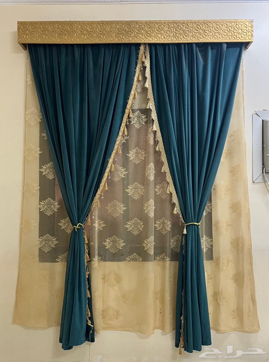 Curtain with its frame64522669515394110