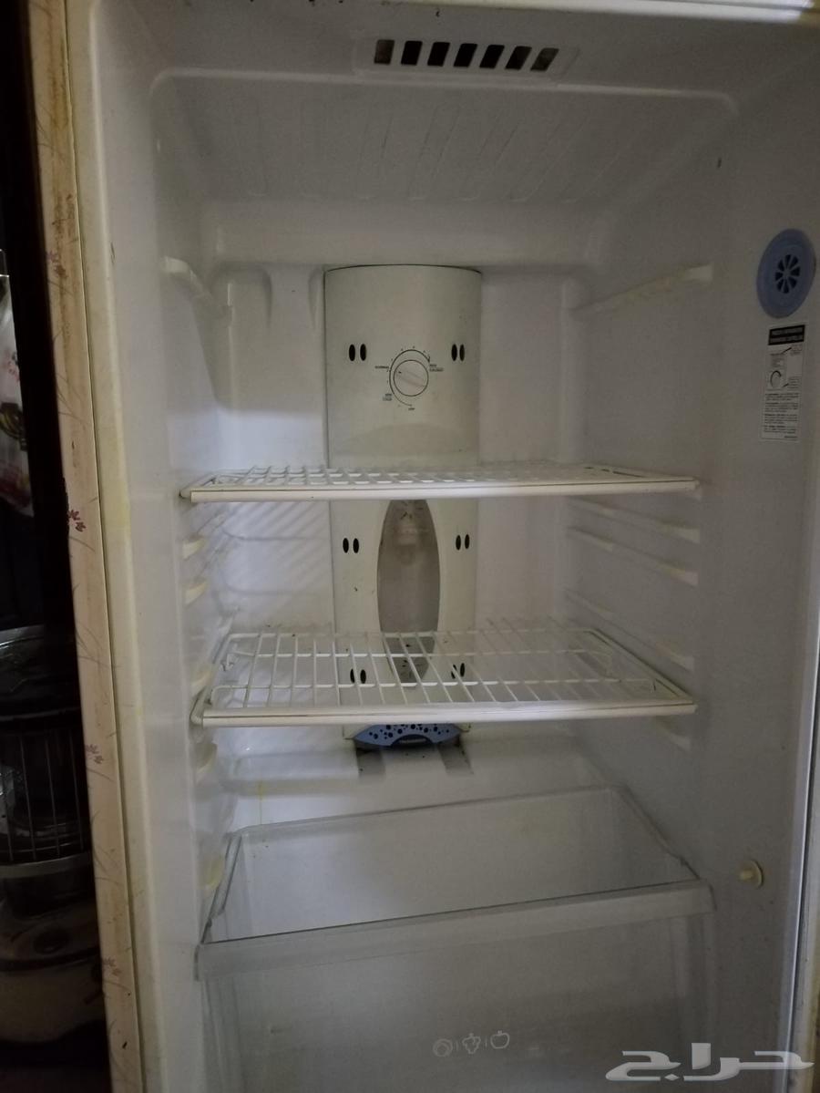 ثلاجه للبيع بحاله ممتازه64526509938435112