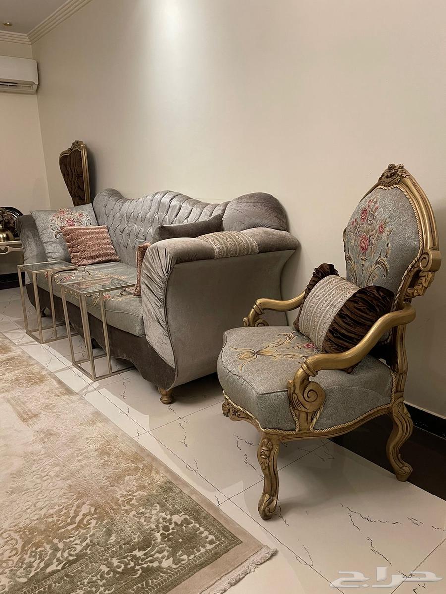 كنب مجلس مع ستائر و طاولات   استخدام نظيف بالرياض64525095336577113