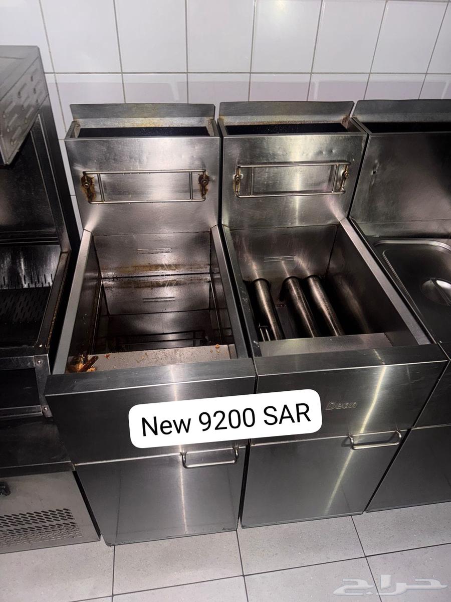 معدات مطعم شبه جديد للبيع بنصف السعر64519511822337112