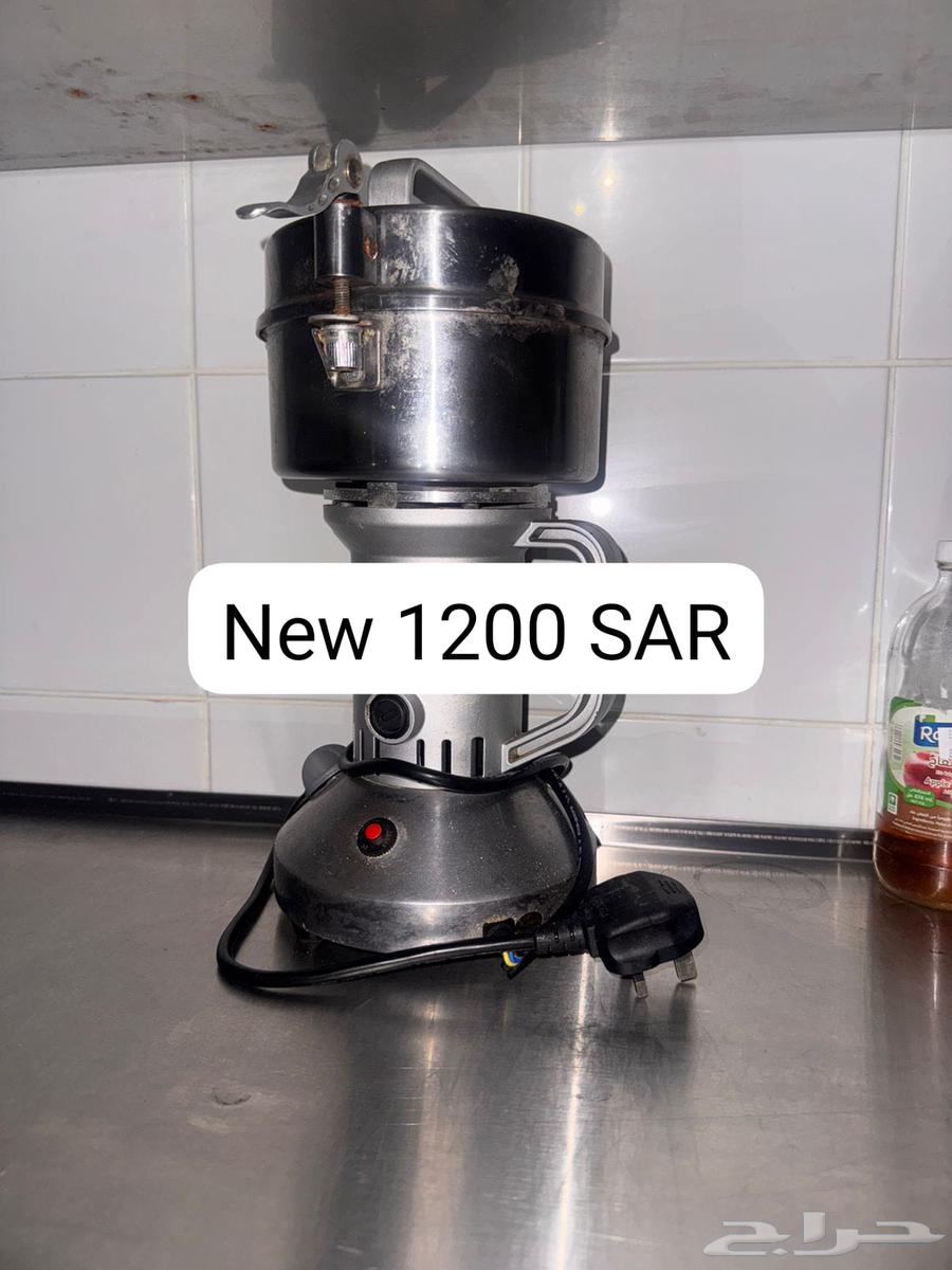 معدات مطعم شبه جديد للبيع بنصف السعر64519511822337111