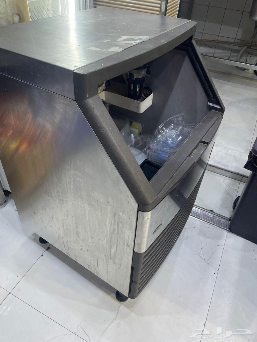 للبيع صانعة ثلج تحتاج صيانه64526162075650110
