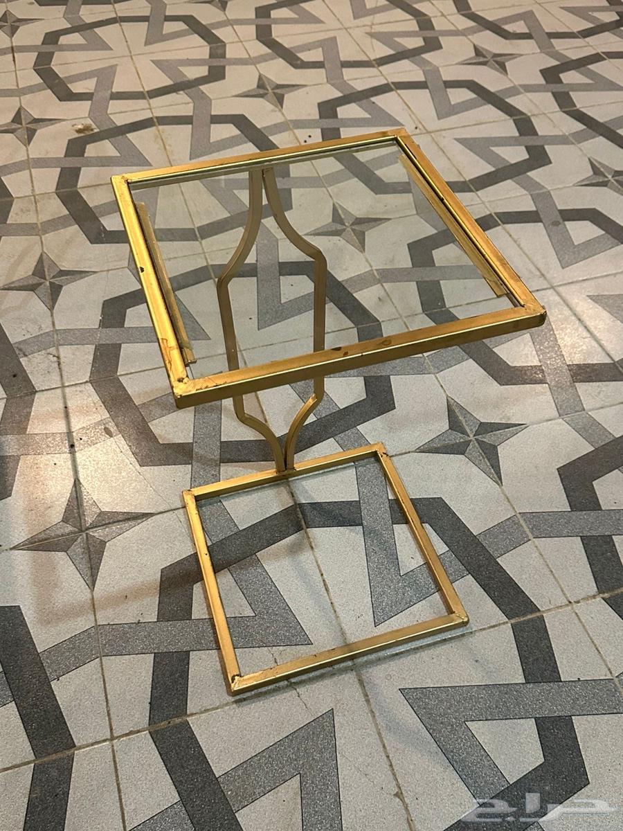 طاولة للبيع64526606824707111