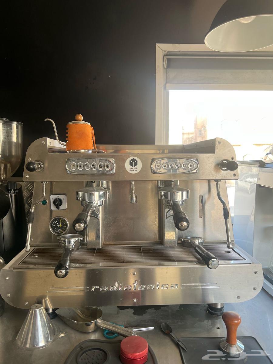 ماكينة قهوة مع طاحونة نظيفة جدا تم العمل عليها شهرين تقريبا64524005878786110